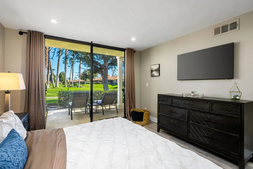 146 Las Lomas, Palm Desert, California 92260 home-pic-14