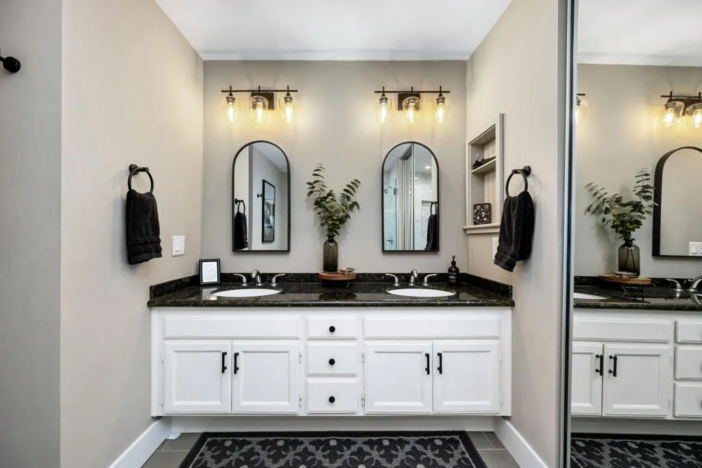 146 Las Lomas, Palm Desert, California 92260 home-pic-17
