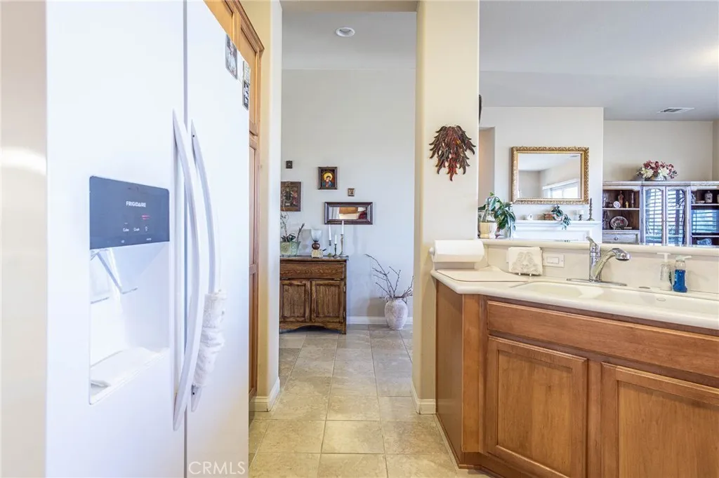 19442 Royal Oaks Road, Apple Valley, California 92308 home-pic-29