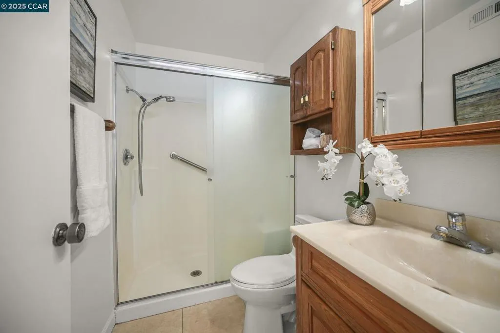 20 Clark Creek Cir, Clayton, California 94517 home-pic-11