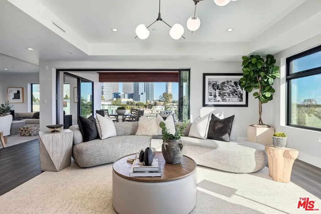 1839 Pandora Avenue Ph, Los Angeles, California 90025 home-pic-3
