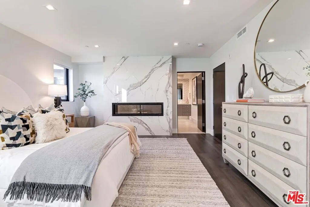 1839 Pandora Avenue Ph, Los Angeles, California 90025 home-pic-36