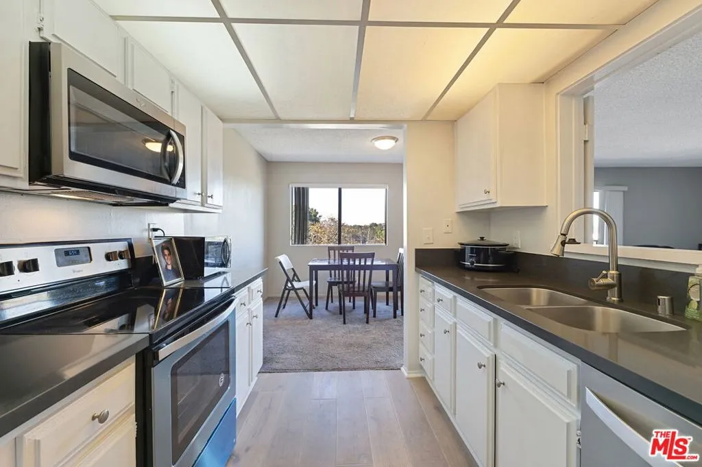 12400 Montecito Road 403, Seal Beach, California 90740 home-pic-6