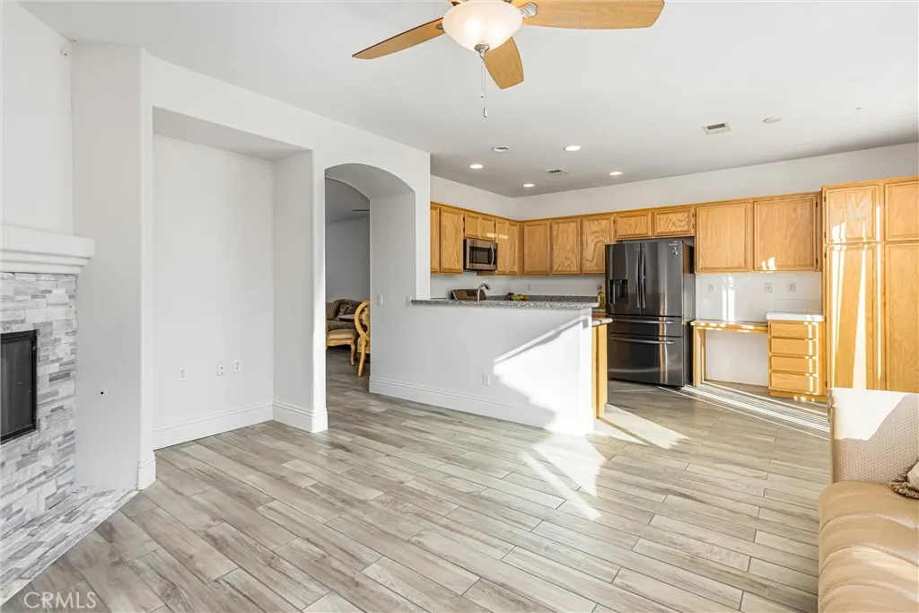 11563 Maywood Street, Victorville, California 92392 home-pic-4