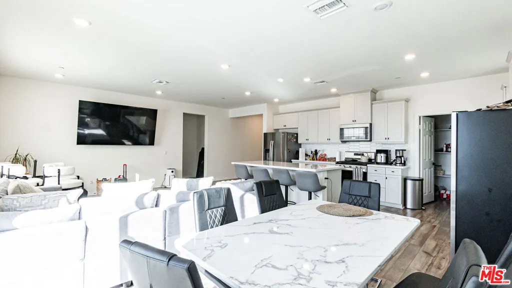 22849 Salvation Way, Wildomar, California 92595 home-pic-12