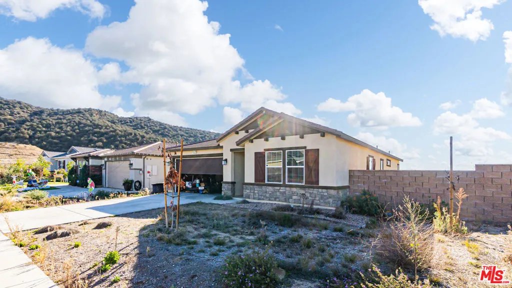 22849 Salvation Way, Wildomar, California 92595 home-pic-2