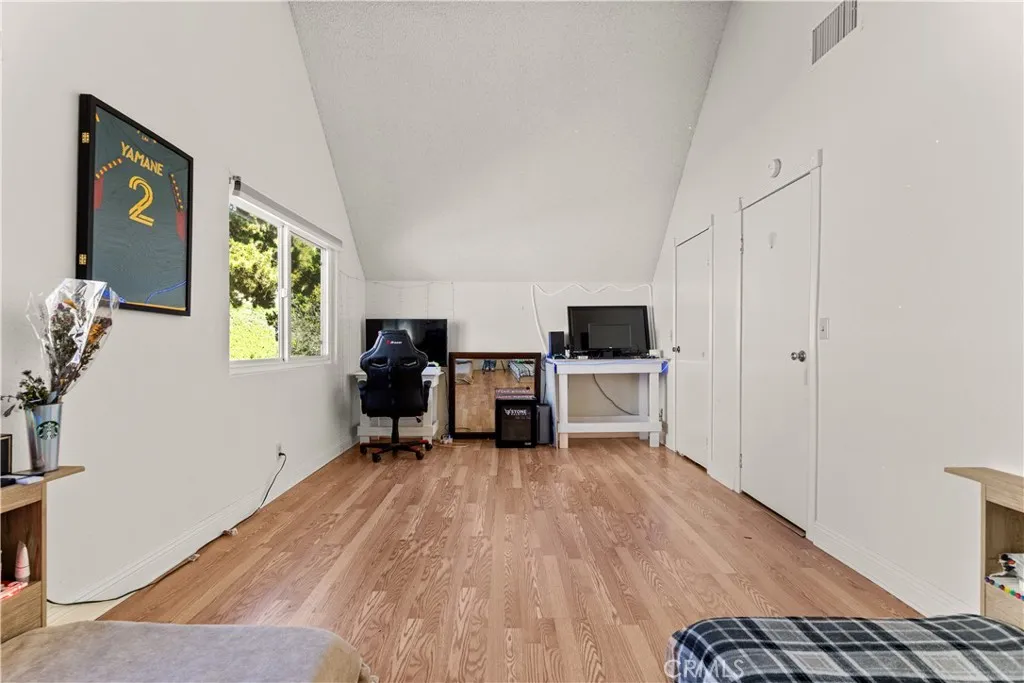 5436 Sierra Vista, Riverside, California 92505 home-pic-22