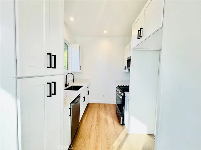 Kitchen with lots of cabinets