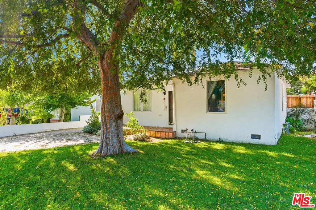 611 N Buena Vista Street, Burbank, California 91505 home-pic-3