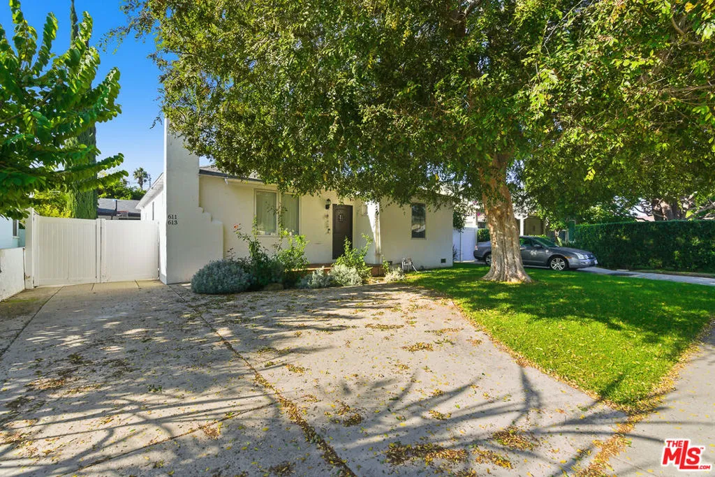 611 N Buena Vista Street, Burbank, California 91505 home-pic-0