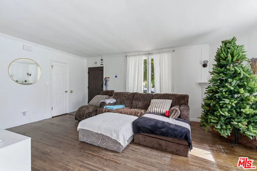611 N Buena Vista Street, Burbank, California 91505 home-pic-7