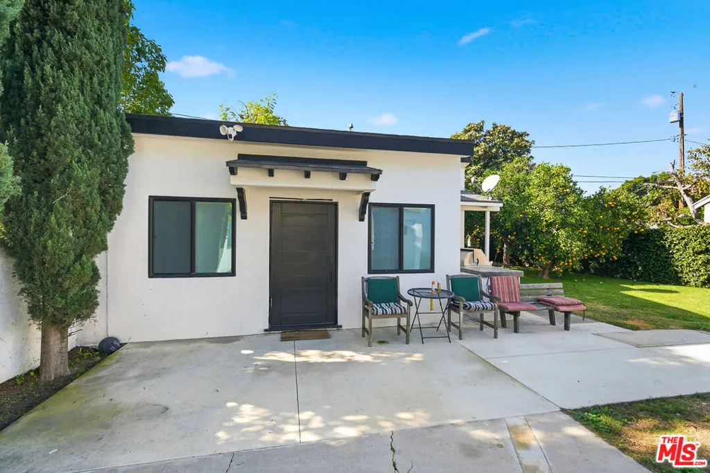 611 N Buena Vista Street, Burbank, California 91505 home-pic-22