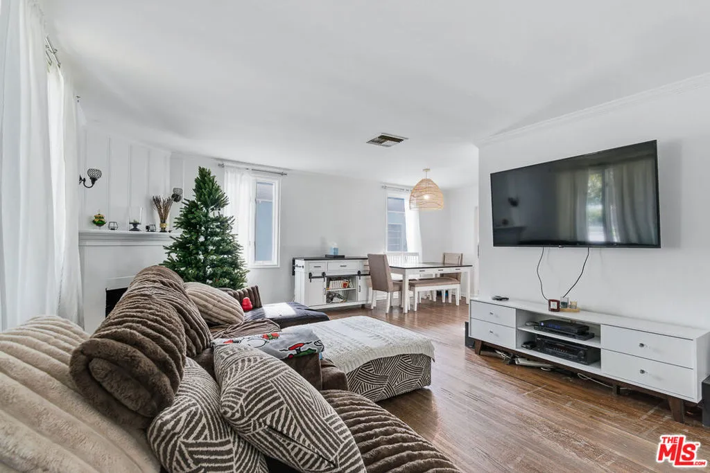 611 N Buena Vista Street, Burbank, California 91505 home-pic-5