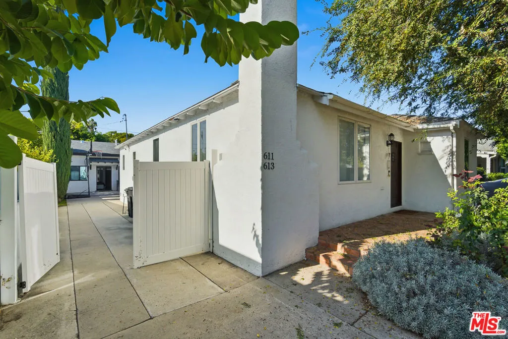 611 N Buena Vista Street, Burbank, California 91505 home-pic-21