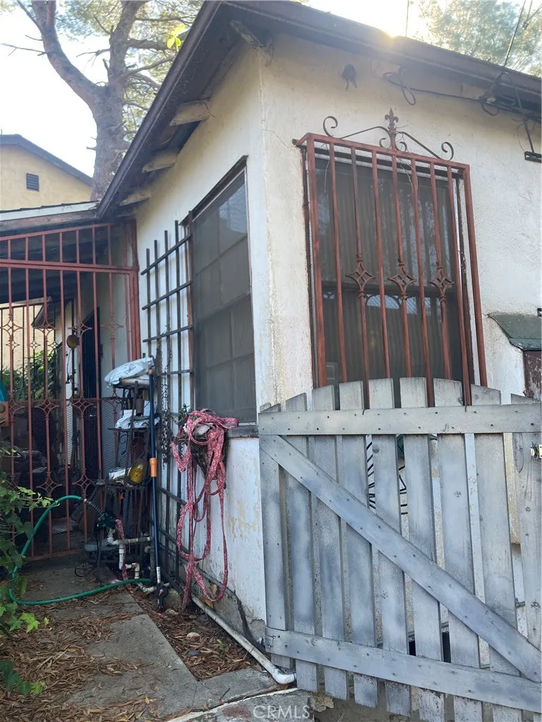 3633 Lavell Drive, Los Angeles, California 90065 home-pic-10