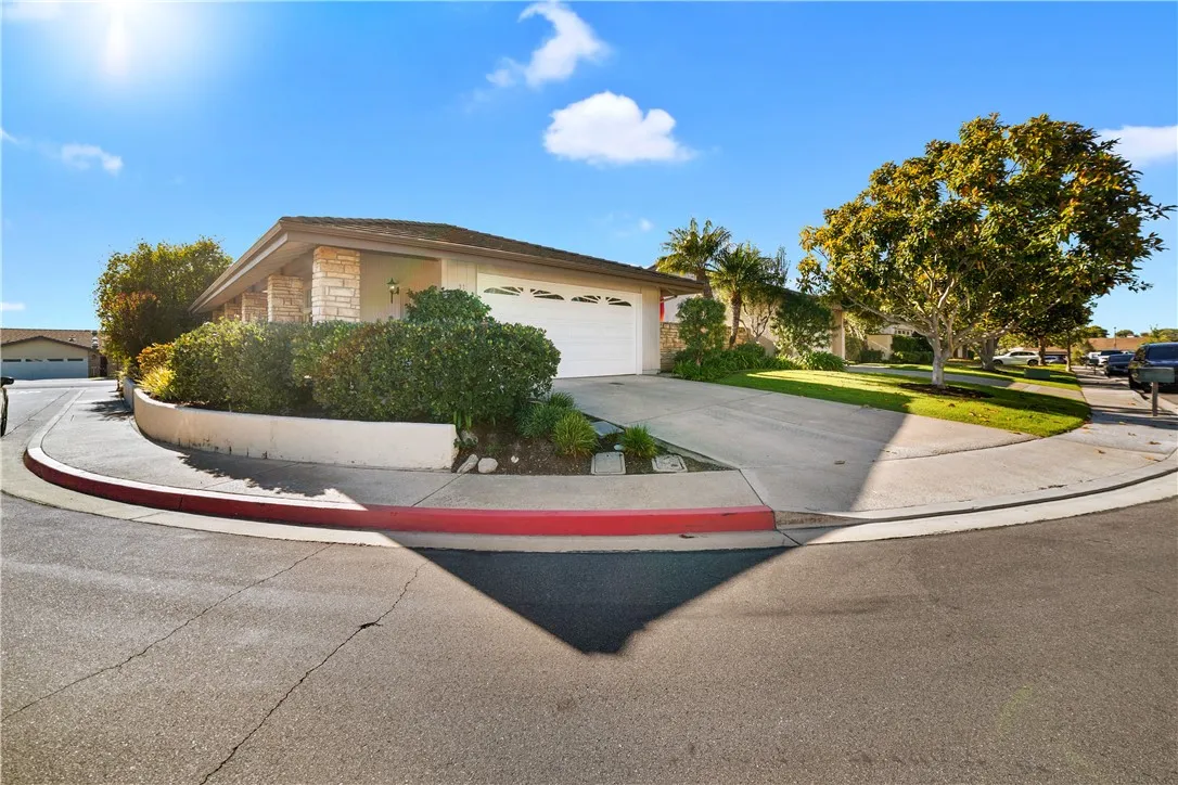 11 Jetty Drive, Corona Del Mar, California 92625 home-pic-19