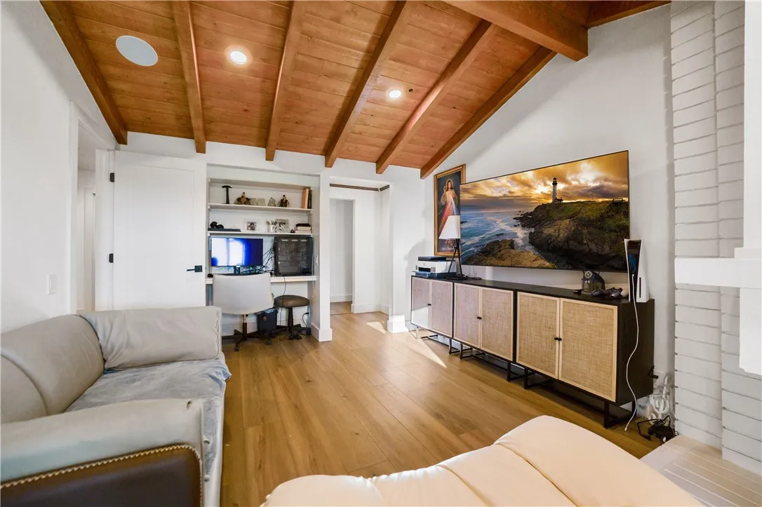 11 Jetty Drive, Corona Del Mar, California 92625 home-pic-13