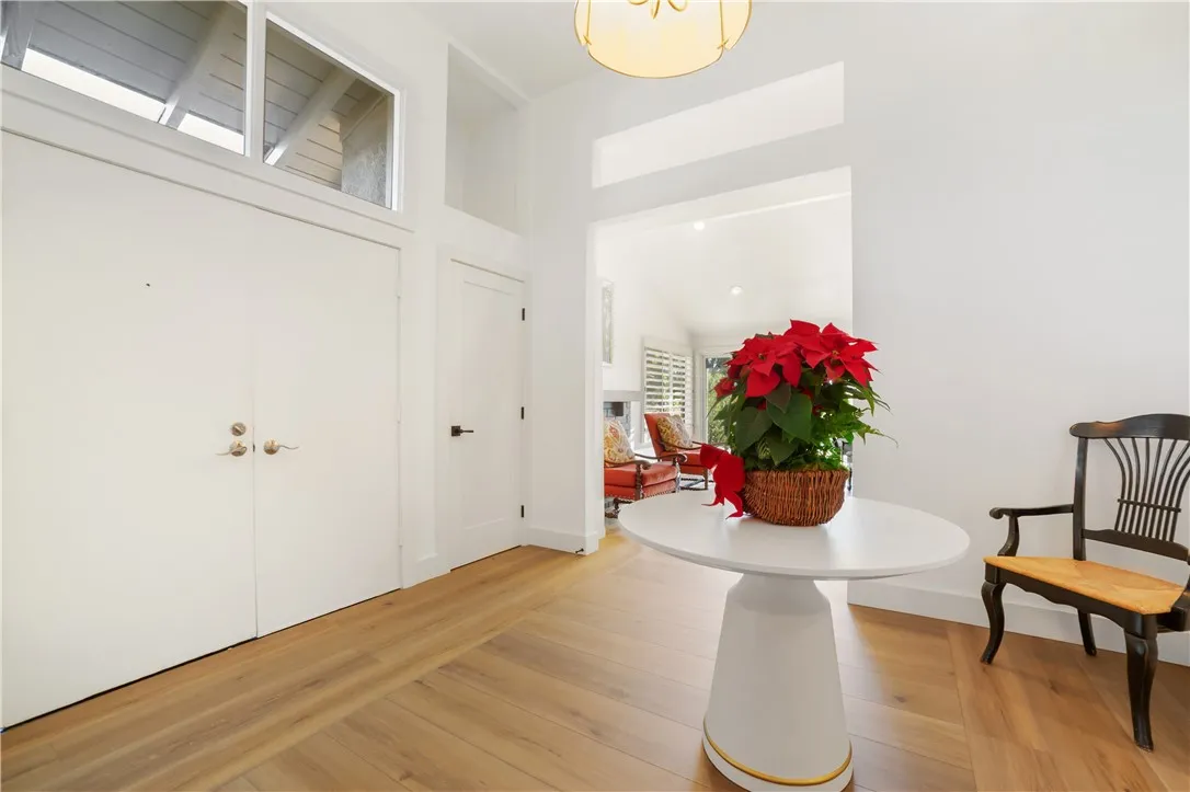 11 Jetty Drive, Corona Del Mar, California 92625 home-pic-6