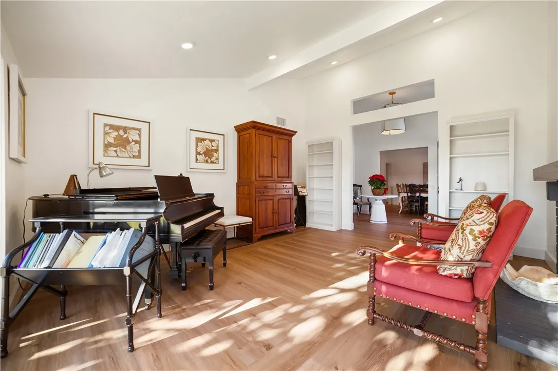 11 Jetty Drive, Corona Del Mar, California 92625 home-pic-9
