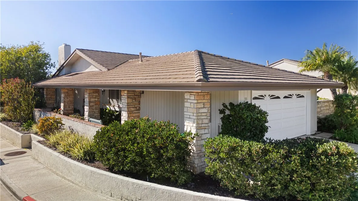 11 Jetty Drive, Corona Del Mar, California 92625 home-pic-18