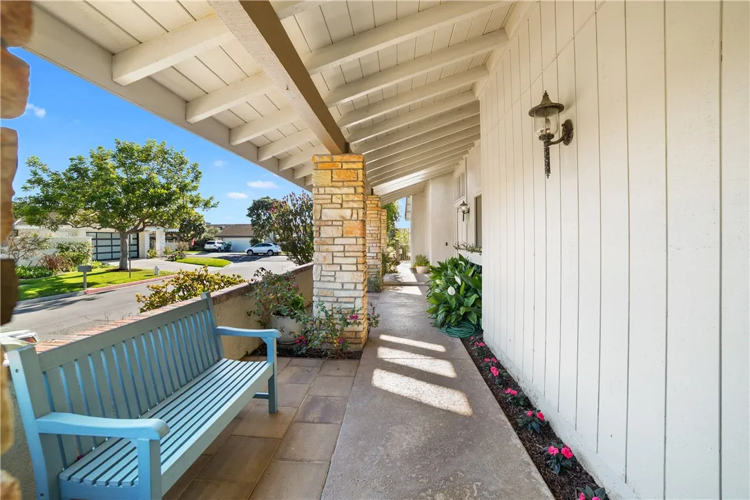 11 Jetty Drive, Corona Del Mar, California 92625 home-pic-5