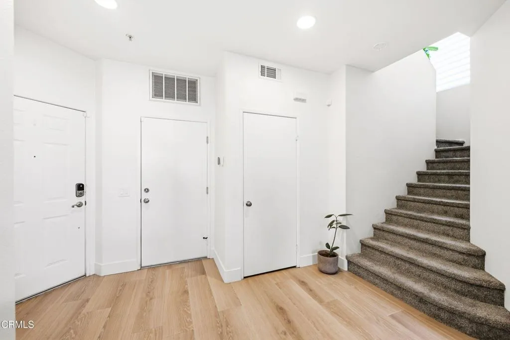 2108 Avila Place, Oxnard, California 93036 home-pic-3