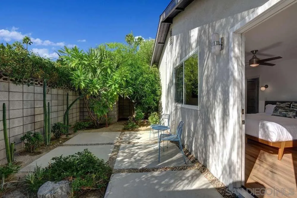 2118 S S Gene Autry Trl, Palm Springs, California 92264 home-pic-21