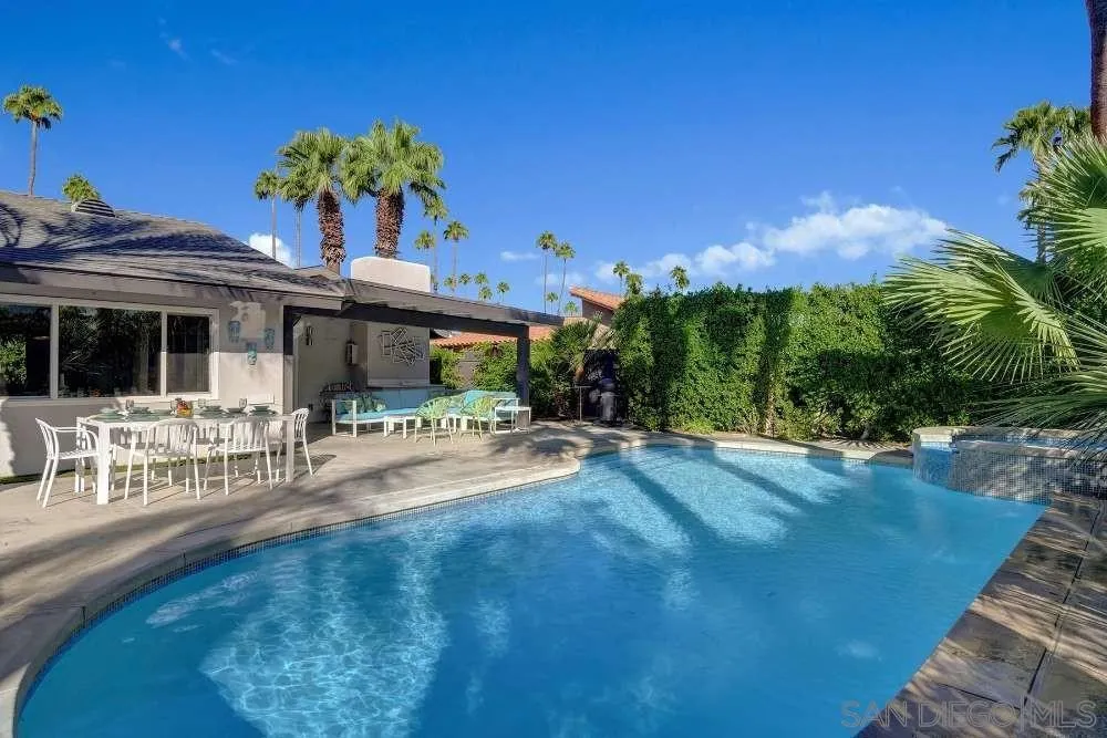 2118 S S Gene Autry Trl, Palm Springs, California 92264 home-pic-35