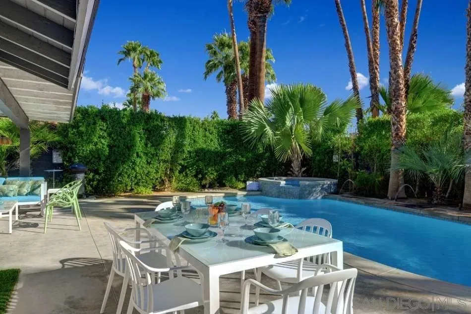 2118 S S Gene Autry Trl, Palm Springs, California 92264 home-pic-36