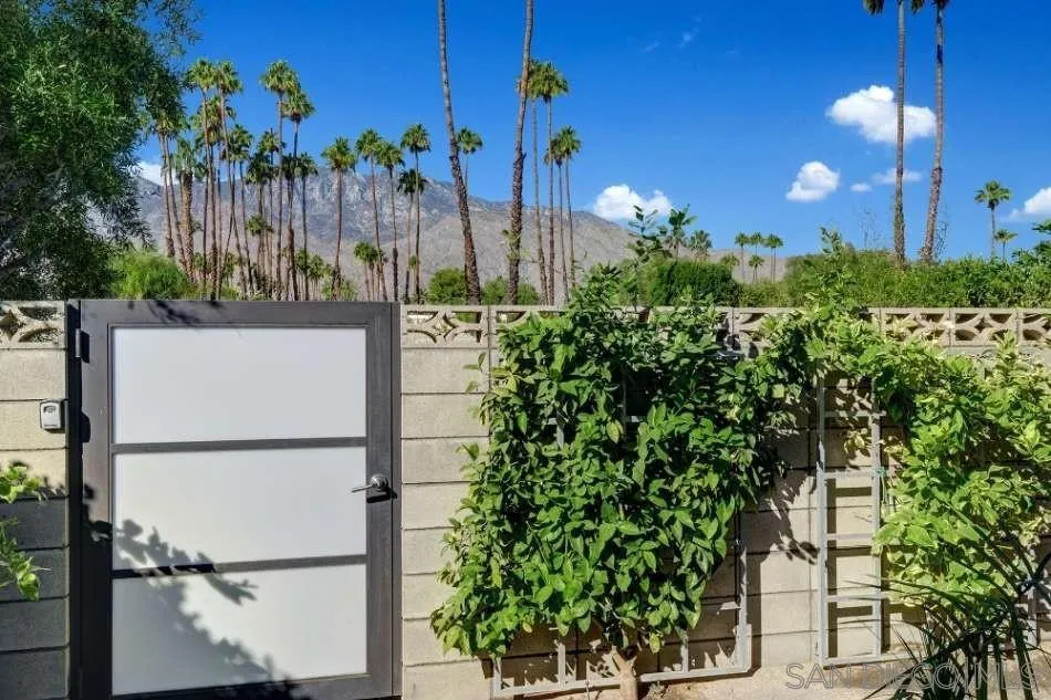2118 S S Gene Autry Trl, Palm Springs, California 92264 home-pic-48