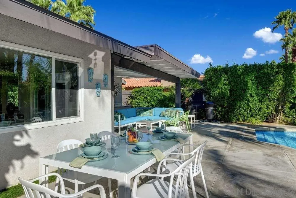 2118 S S Gene Autry Trl, Palm Springs, California 92264 home-pic-37