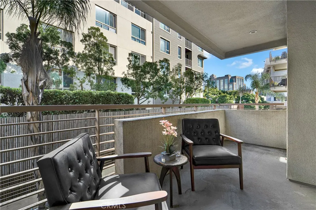 267 S San Pedro, Los Angeles, California 90012 home-pic-21