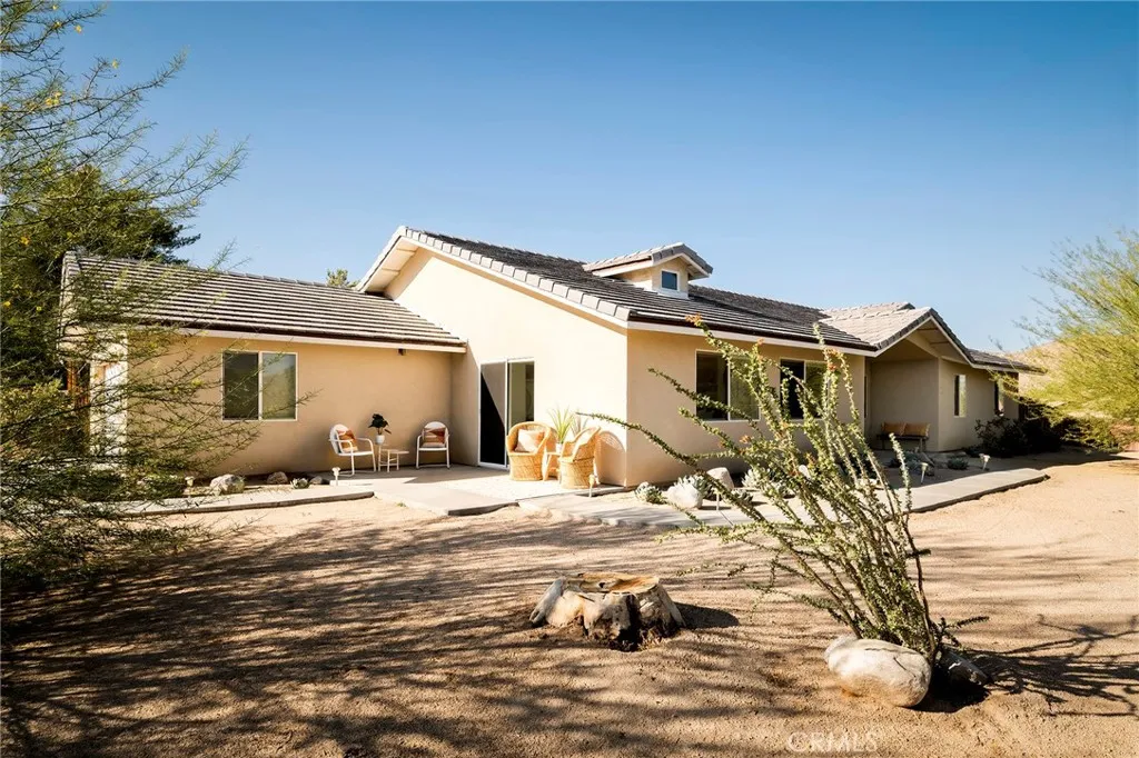 7573 Cardillo, Yucca Valley, California 92284 home-pic-0