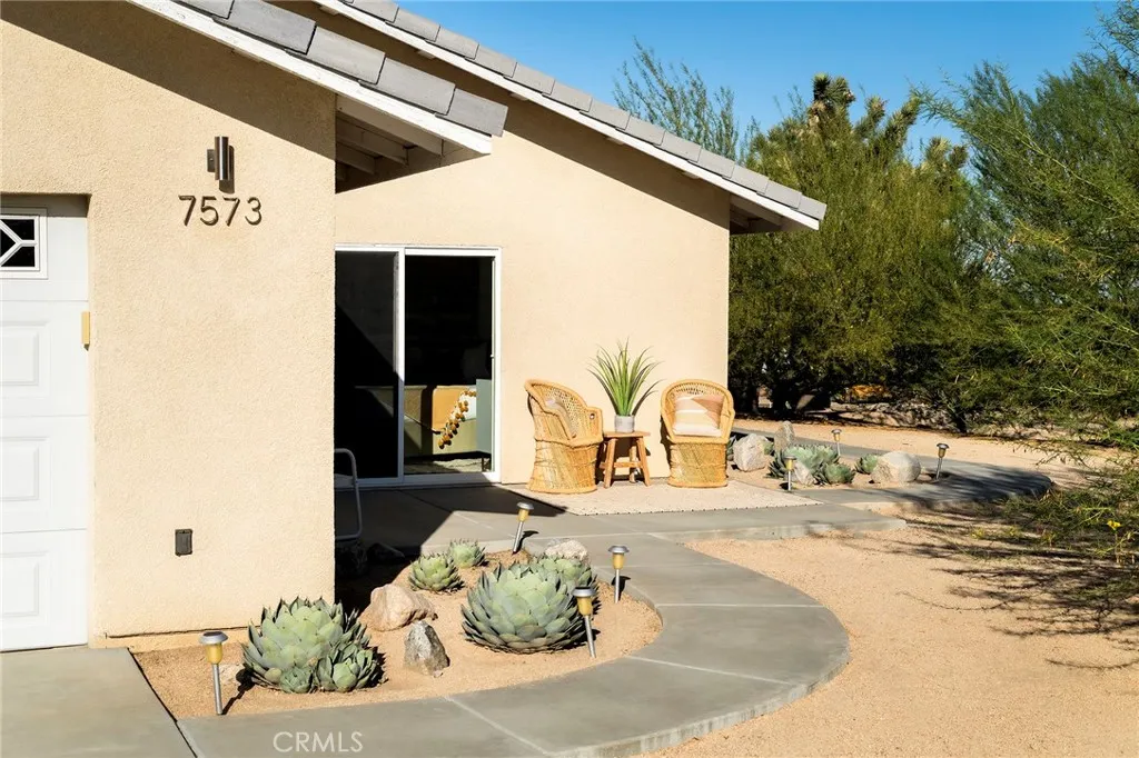 7573 Cardillo, Yucca Valley, California 92284 home-pic-40