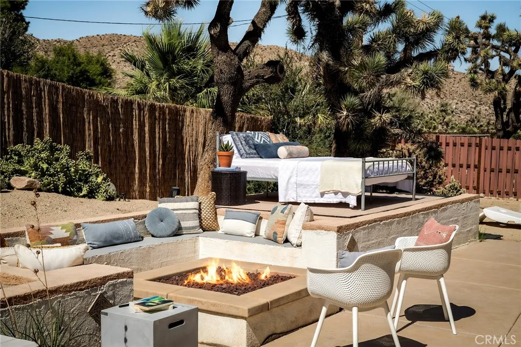 7573 Cardillo, Yucca Valley, California 92284 home-pic-21