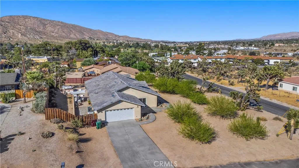 7573 Cardillo, Yucca Valley, California 92284 home-pic-54