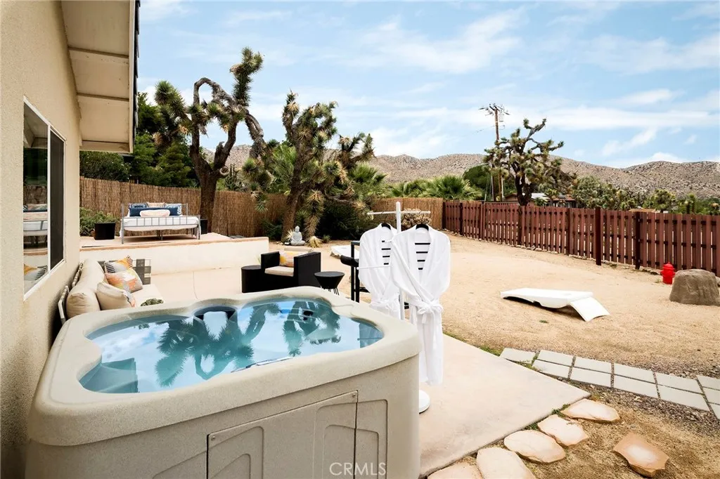 7573 Cardillo, Yucca Valley, California 92284 home-pic-1
