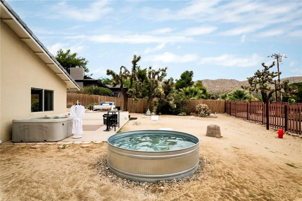 7573 Cardillo, Yucca Valley, California 92284 home-pic-48