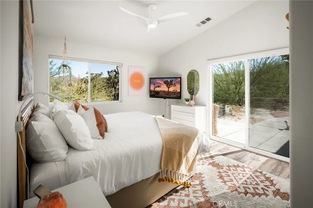 7573 Cardillo, Yucca Valley, California 92284 home-pic-37