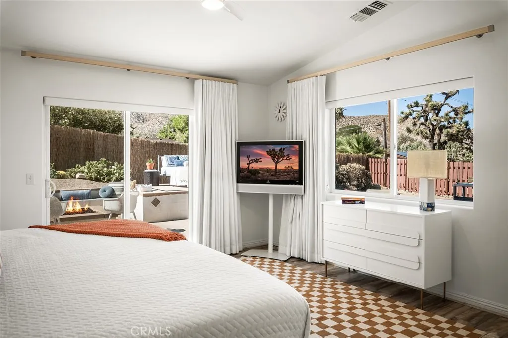 7573 Cardillo, Yucca Valley, California 92284 home-pic-23
