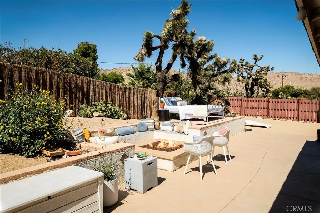 7573 Cardillo, Yucca Valley, California 92284 home-pic-4