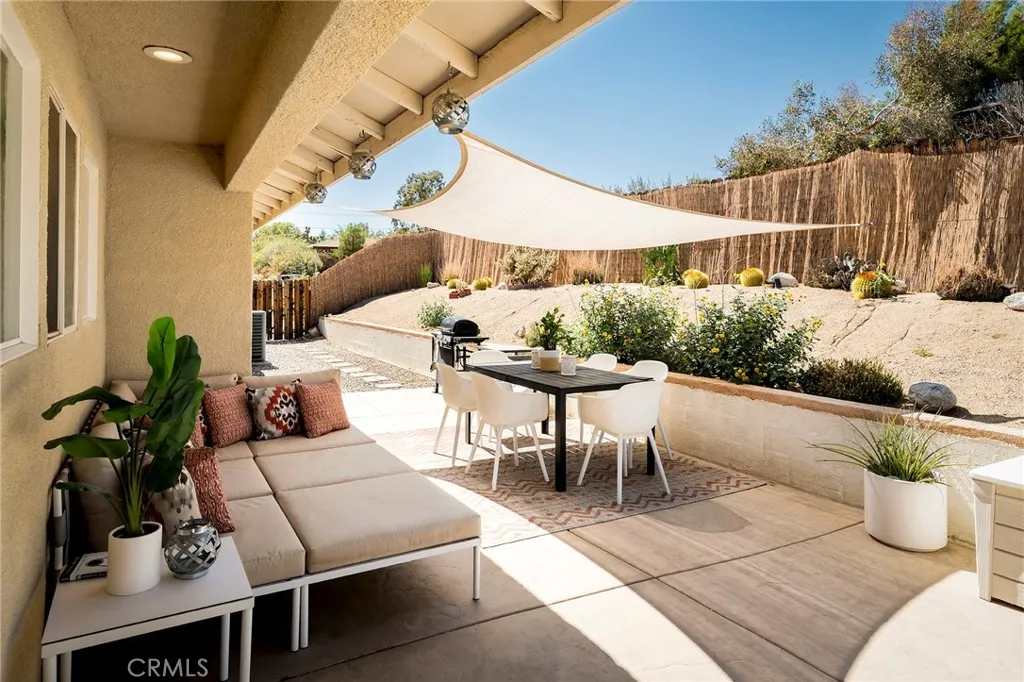 7573 Cardillo, Yucca Valley, California 92284 home-pic-14