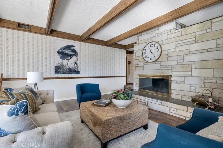 19432 Romar, Northridge, California 91324
