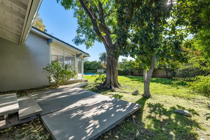 19432 Romar, Northridge, California 91324