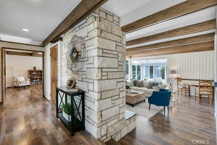 19432 Romar, Northridge, California 91324