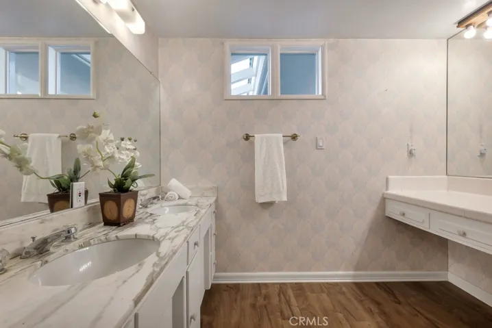 19432 Romar, Northridge, California 91324