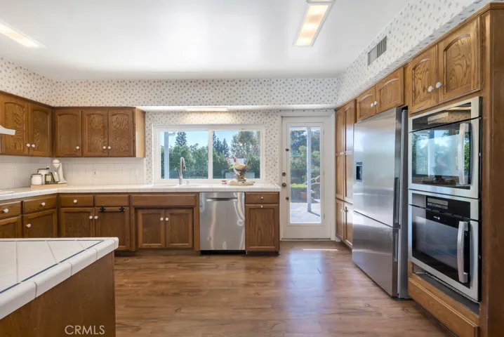 19432 Romar, Northridge, California 91324