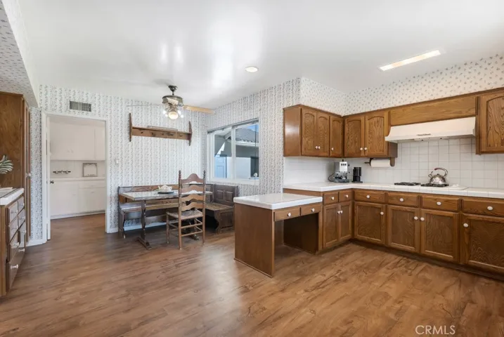 19432 Romar, Northridge, California 91324