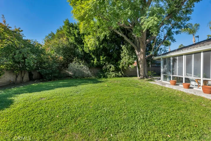 19432 Romar, Northridge, California 91324