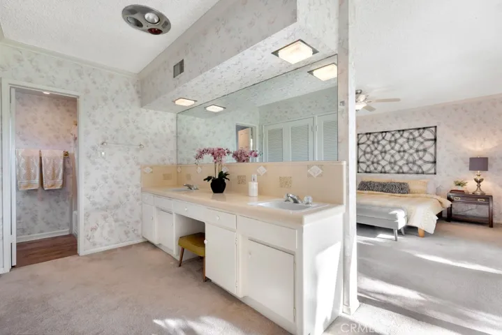 19432 Romar, Northridge, California 91324